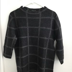 Ellen Fisher  Gray / Black  1/4 sleeved Sweater Size Medium $ 60